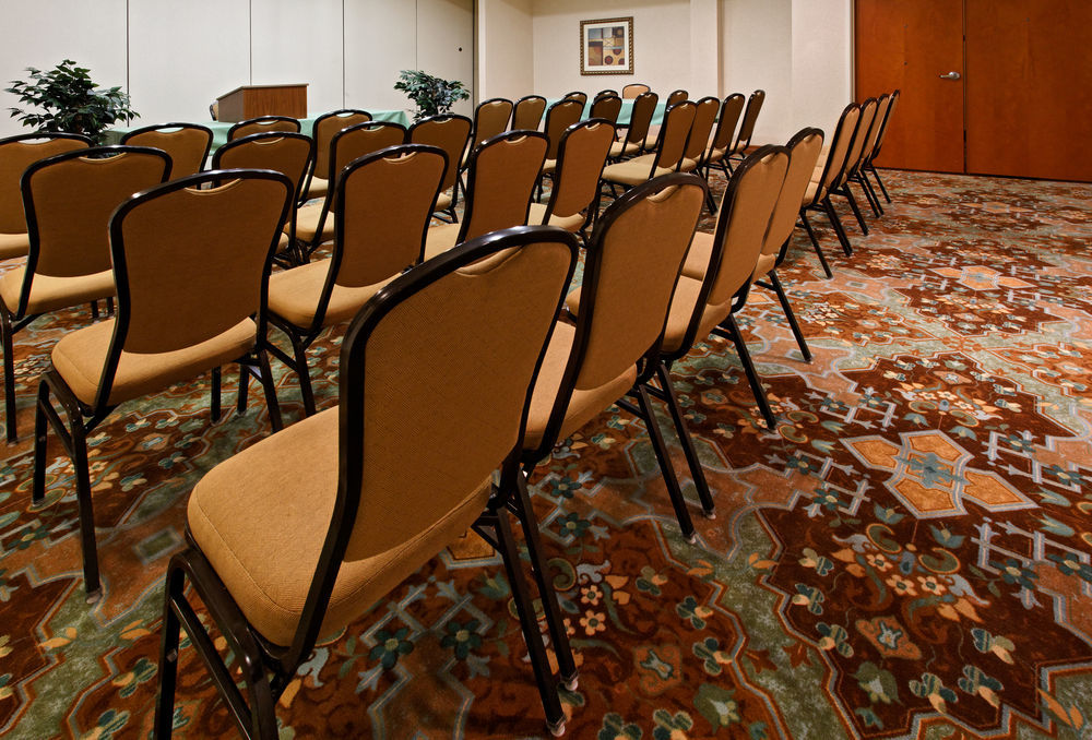Holiday Inn Express & Suites - Dodge City By Ihg Extérieur photo